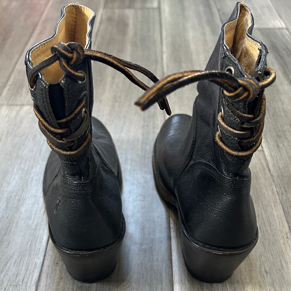 Frye Black Leather Women's Short Heeled Lace-Up Ankle Boots